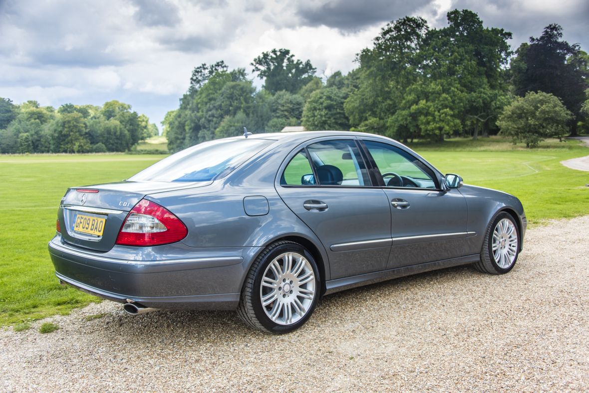 Mercedes-Benz E320 Sport Saloon