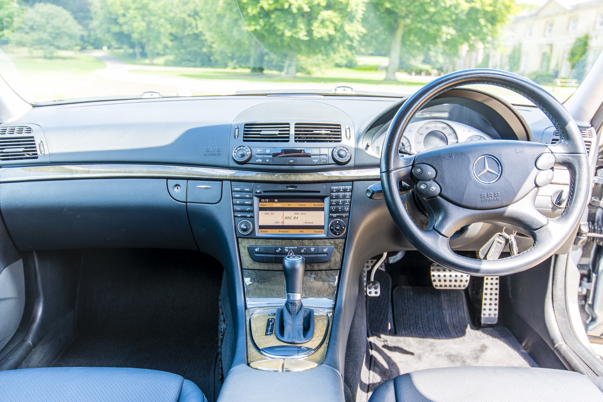 Mercedes-Benz E320 Sport Saloon