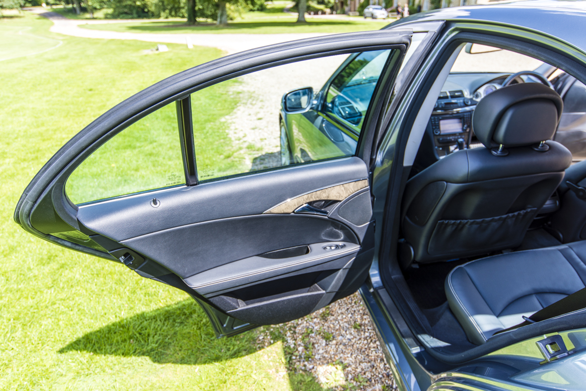 Mercedes-Benz E320 Sport Saloon