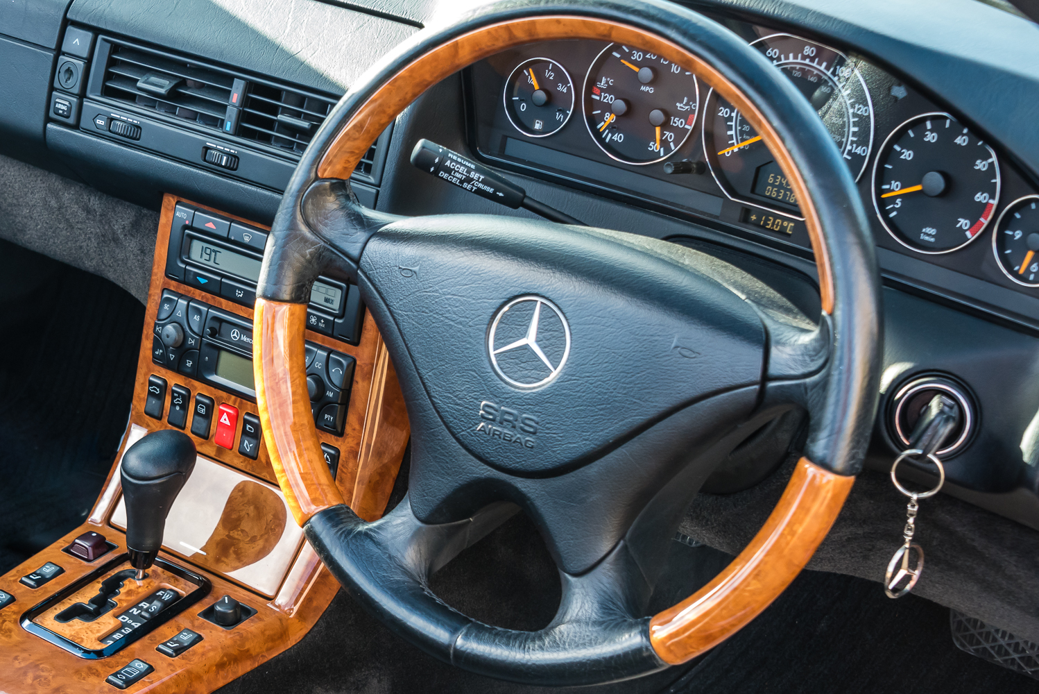 1999 Mercedes Benz SL320