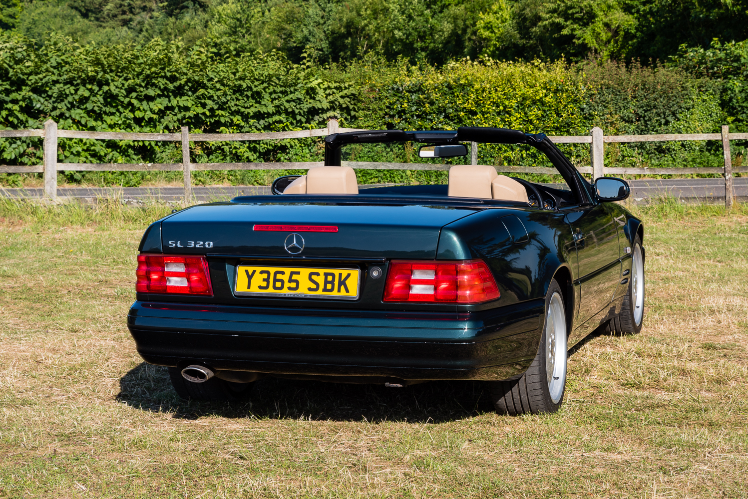 Mercedes Benz SL320 Designo in Allanite Green 