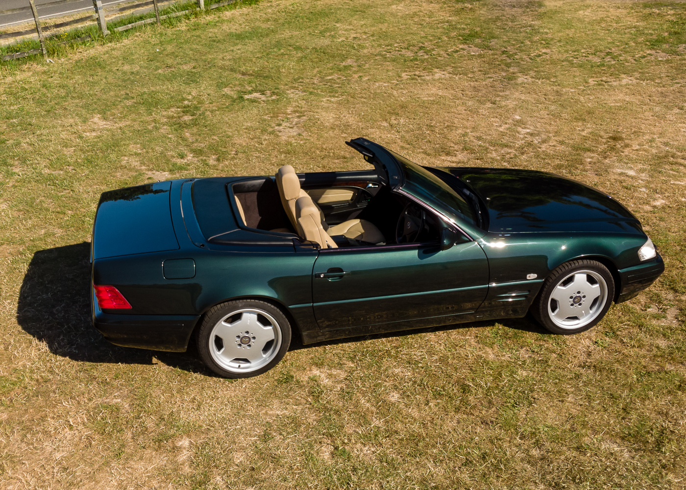 Mercedes Benz SL320 Designo in Allanite Green 