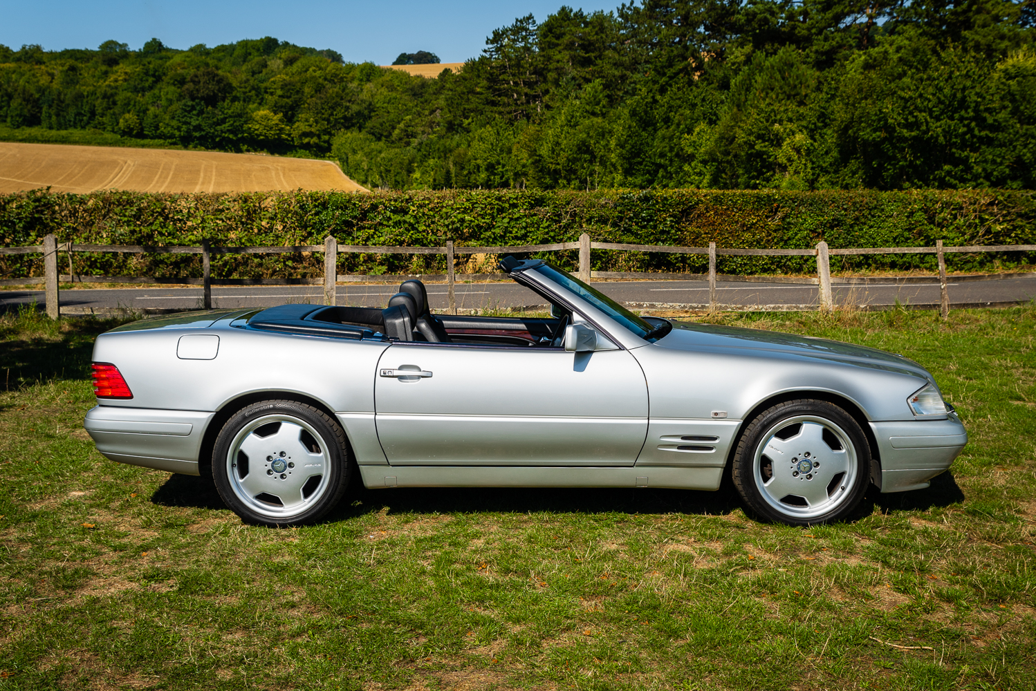 Exceptional 1996 Mercedes SL320