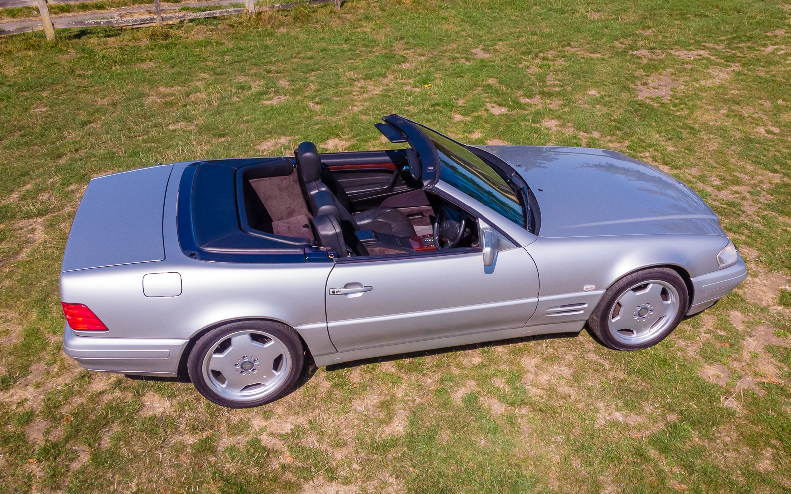 Exceptional 1996 Mercedes SL320