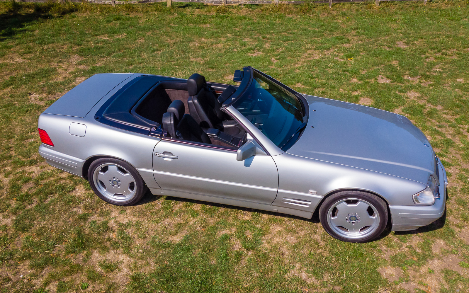 Exceptional 1996 Mercedes SL320