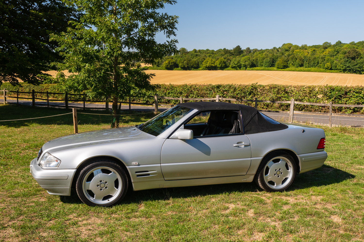 Exceptional 1996 Mercedes SL320