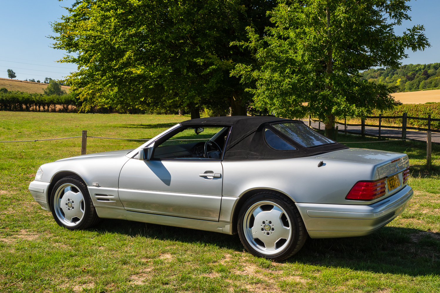 Exceptional 1996 Mercedes SL320