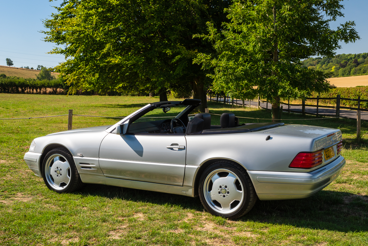 Exceptional 1996 Mercedes SL320