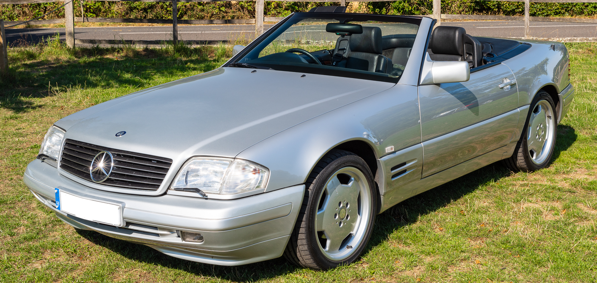 Exceptional 1996 Mercedes SL320